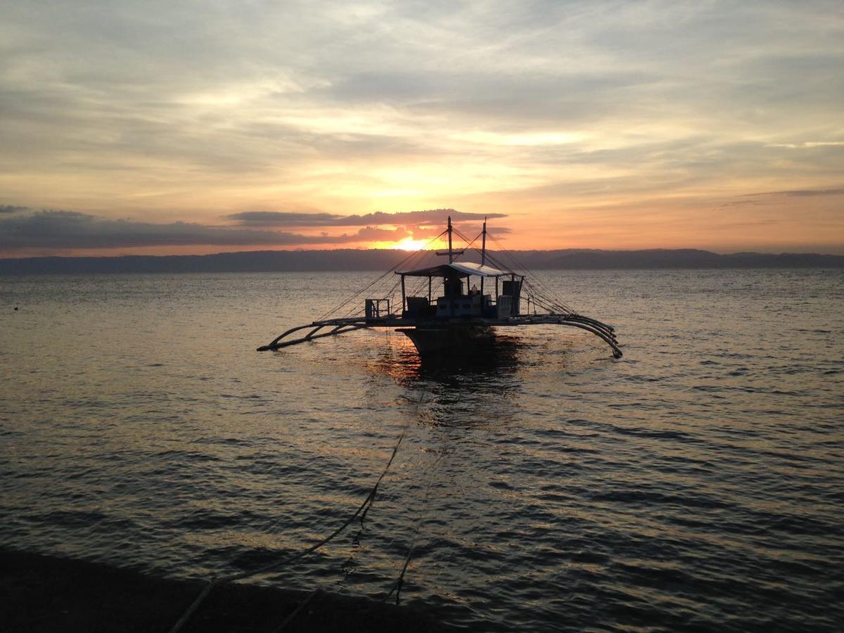 Cabilao Sunset Dive & Beach Resort Loon Zewnętrze zdjęcie